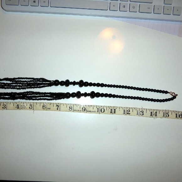 Black Multi-strand Shell like Necklace - Picture 3 of 3